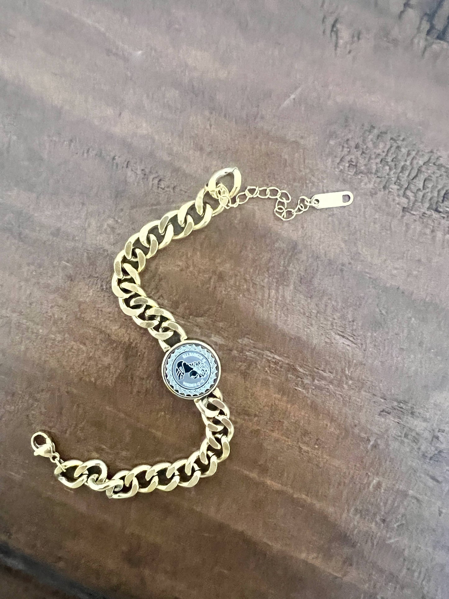 Queen coin cuban bracelet